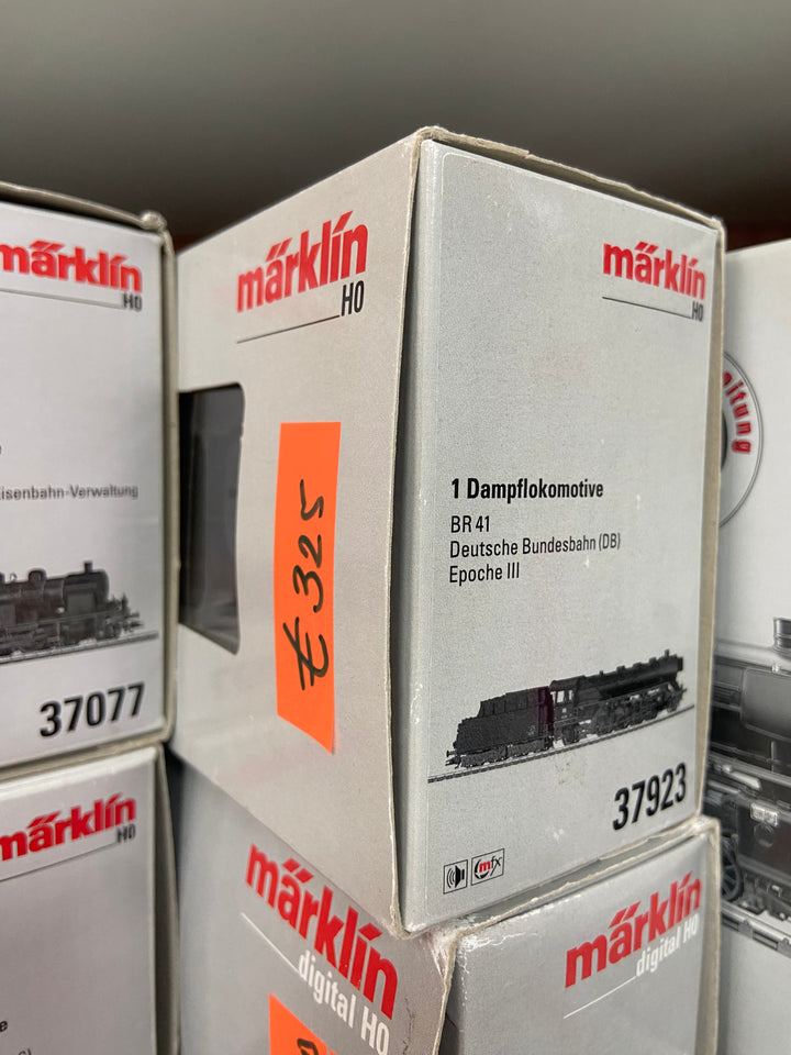 Marklin 37923 BR 41 Freight train - steam locomotive